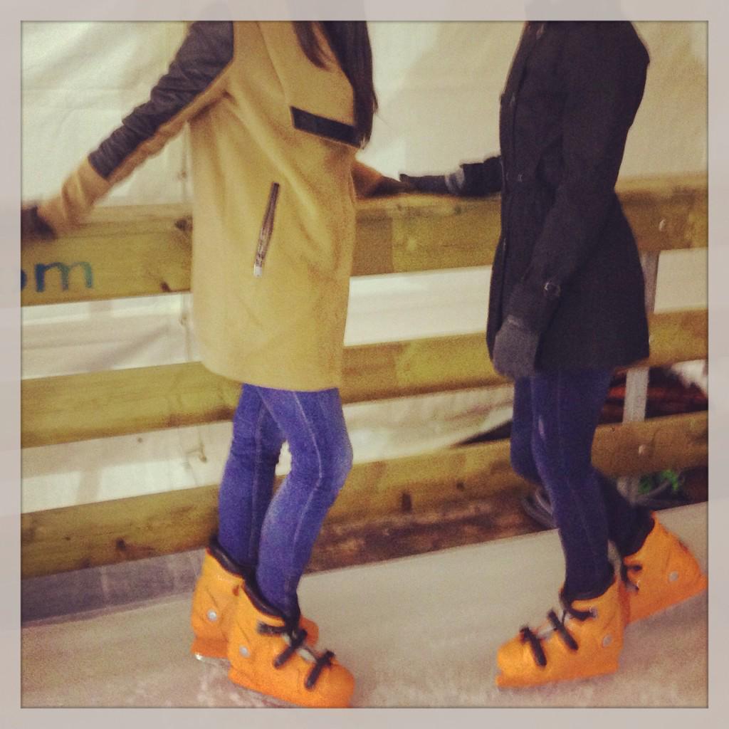 AdayLove's tweet photo. Dia de patinaje sobre hielo con mi friends💋 http://t.co/zaU3In3Rds