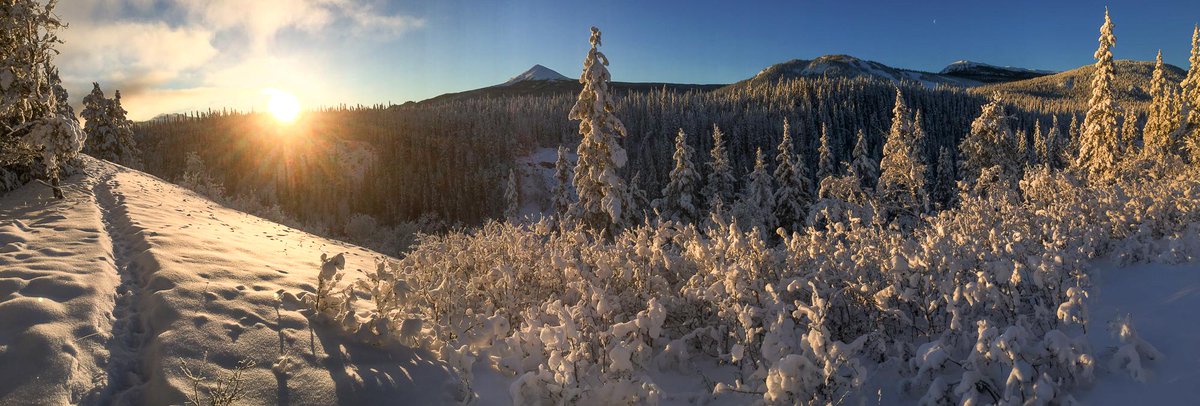 Sunrise below Golden Horn and Mount Sima. Feel the warmth!