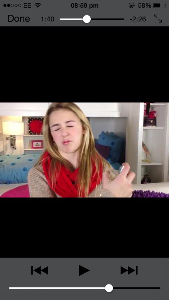 dagangsallhere's tweet photo. couldn't ask for a better idol!😂❤️ #chloelukasiak #nobodyisyou #wesupportchloe #chloeisbeautiful #youtubechannel http://t.co/jdhXhggneF