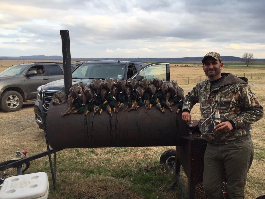 MyHuntingRoom's tweet photo. MyHuntingRoom's Ben Merz. Good day, good times. #greenheads http://t.co/rPpLstzyID