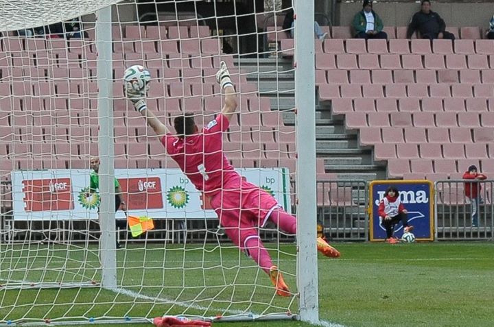 Dimitrievski makes a save for Granada B Dimitrievski makes a save for Granada B