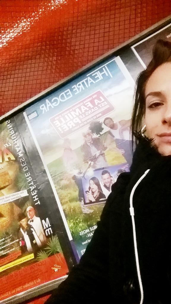Melanie_Kah's tweet photo. Tomber nez à nez avec... soi-même! Ça c'est de l'egotrip! ;) #LFEDLP cc @FRANCKLEHEN @Theatre_Edgar @FrankDelay http://t.co/XNkZWaOwU1