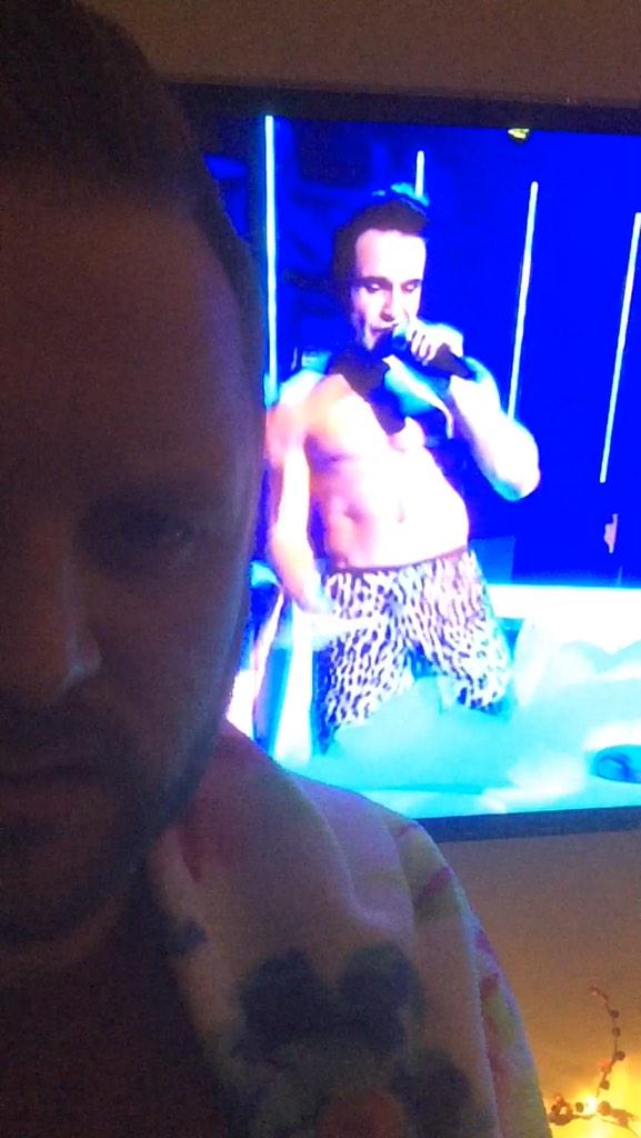 arron_crascall's tweet image. I've just rung work and I cannot go in tommorow as after watching that I'm ill pure ill 😷😷😷 #XFactorFinal