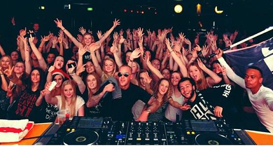 Thanks <a href="/Jebroer/">#JEBROER4LIFE</a> !! Wij gaan nog even door. #nooitmeerslapen