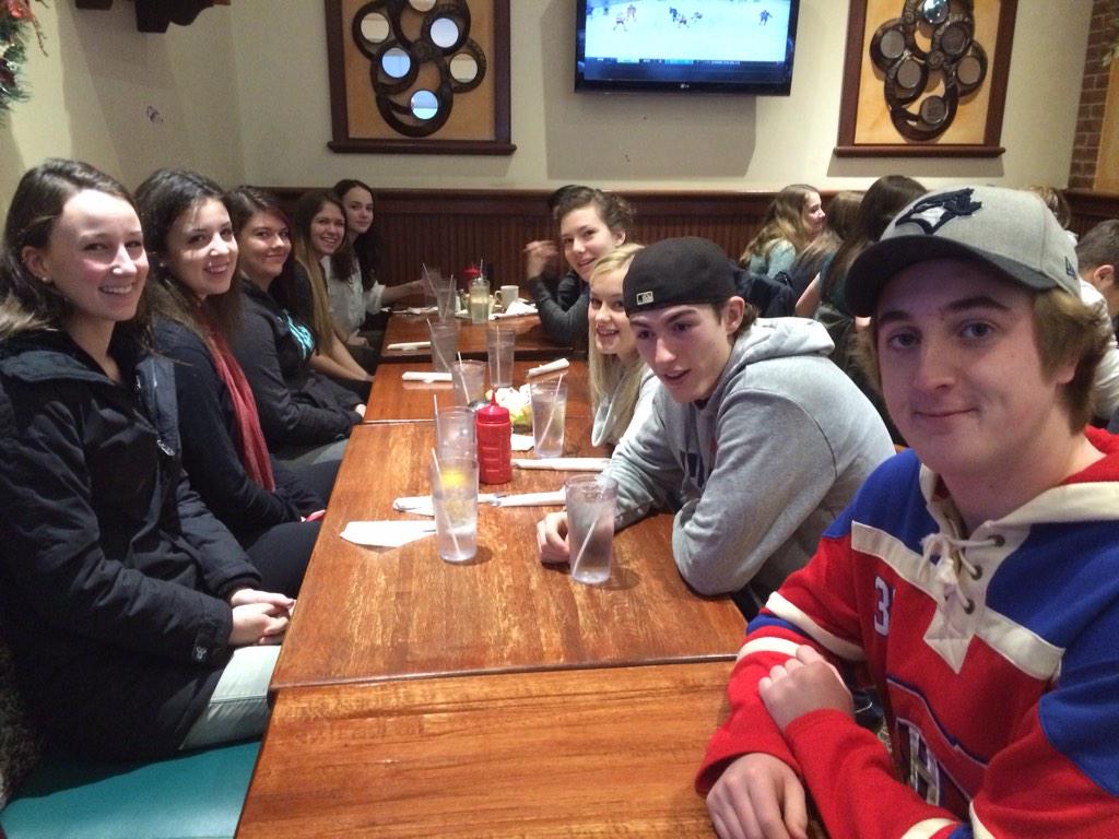 cphslinkcrew14's tweet photo. 7:30 am breakfast on Friday before school, only in Link Crew ☺️ #yum http://t.co/abQZWVkXGg