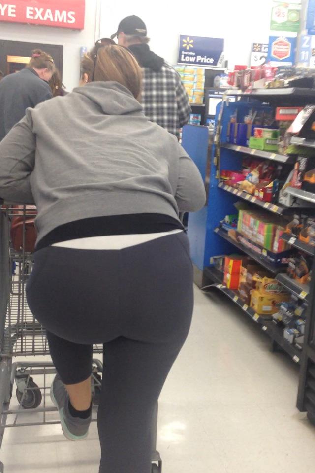 Ladies And Feet On Twitter Big Booty At Walmart 3 Ass Bigbutt Bubblebutt Yogapants 