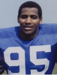 Happy 54th bday to Richard Dent. Dent was a 2-time All-American DE at Tenn St in 1980, 82.  