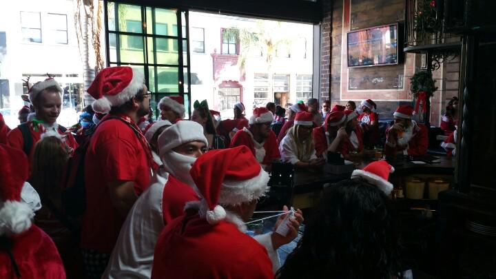 jeffreyDamnit's tweet photo. Hollywood Blvd is posting pics of us! :-) β@Hwood_Blvd: It's #SantaCon Day in L.A.! #Hollywood #SantaConLA http://t.co/uTfxtVambFβ