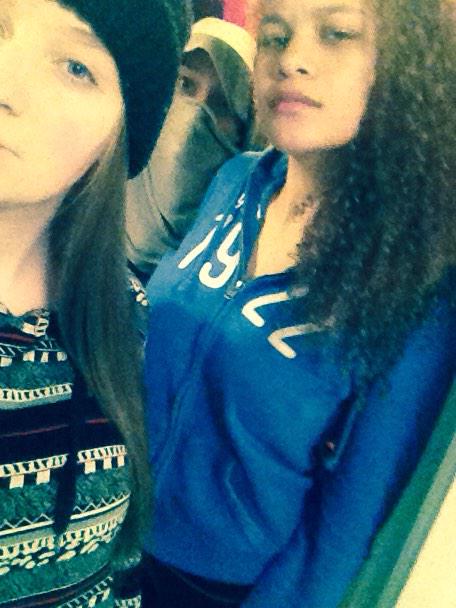 destineemac11's tweet photo. Our slut is back in town #byebf 😏👅 http://t.co/LDfuEjLOQb