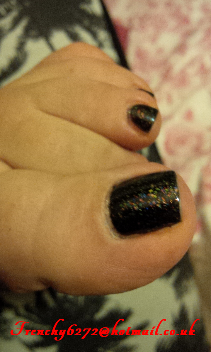FrenchFeet's tweet photo. You've had a whole week! I'm unfollowing tonight!  TRIBUTE #footfetish #goddess #worship #tribute #boss #spoilme http://t.co/tPUNZz3u3K