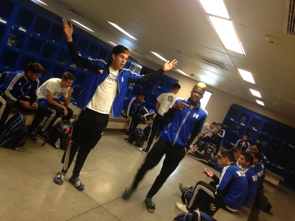 WolvesSoccer15's tweet photo. The boys before the big game⚽️🏆come out to support! http://t.co/LGTliSDP8i