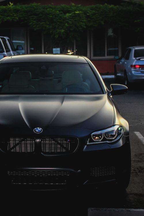 BMWMID's tweet photo. Estás a una llamada de cambiar al auto de tus sueños. Sólo márcanos al 9412500. http://t.co/1AuDcwq84F
