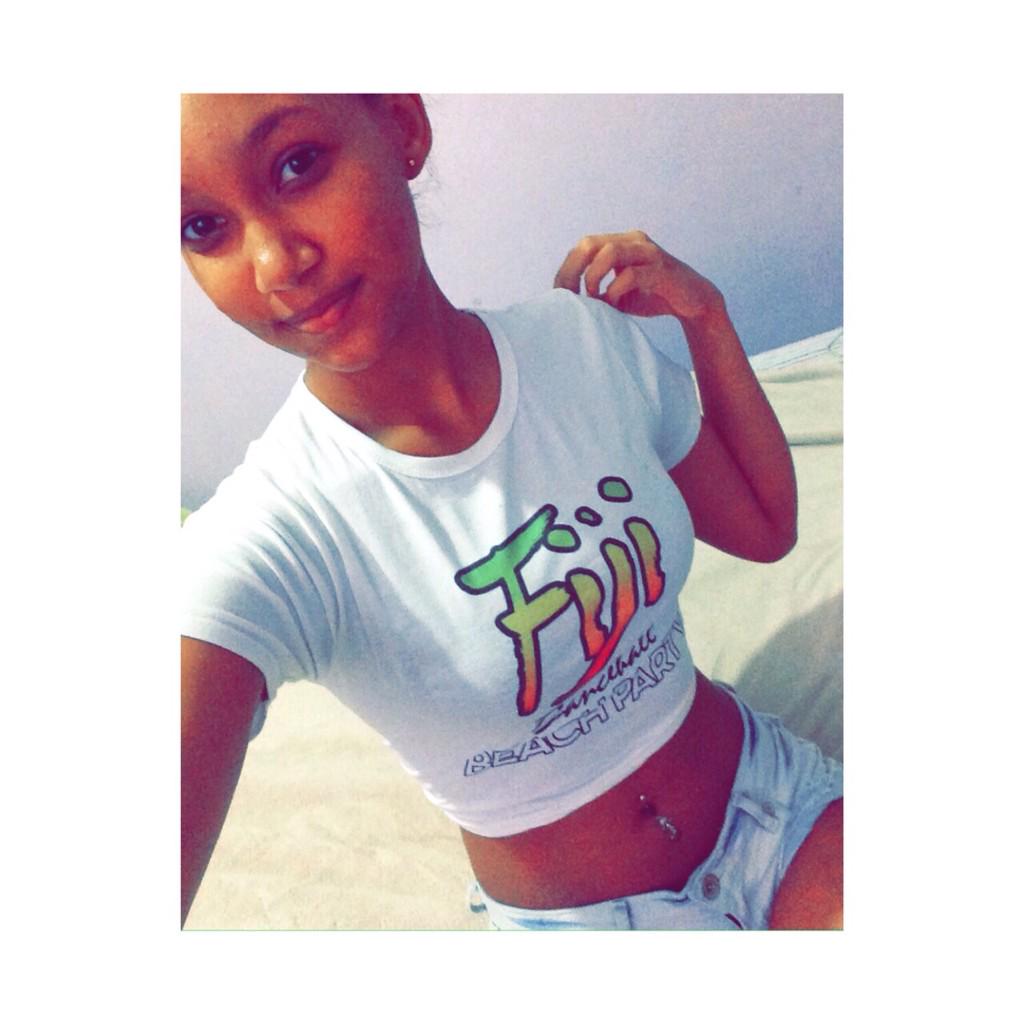 FijiBeachParty_'s tweet photo. fiji december 17 #hottestgyaldempondiuptown #gyalfarm http://t.co/c1UJMb10s5