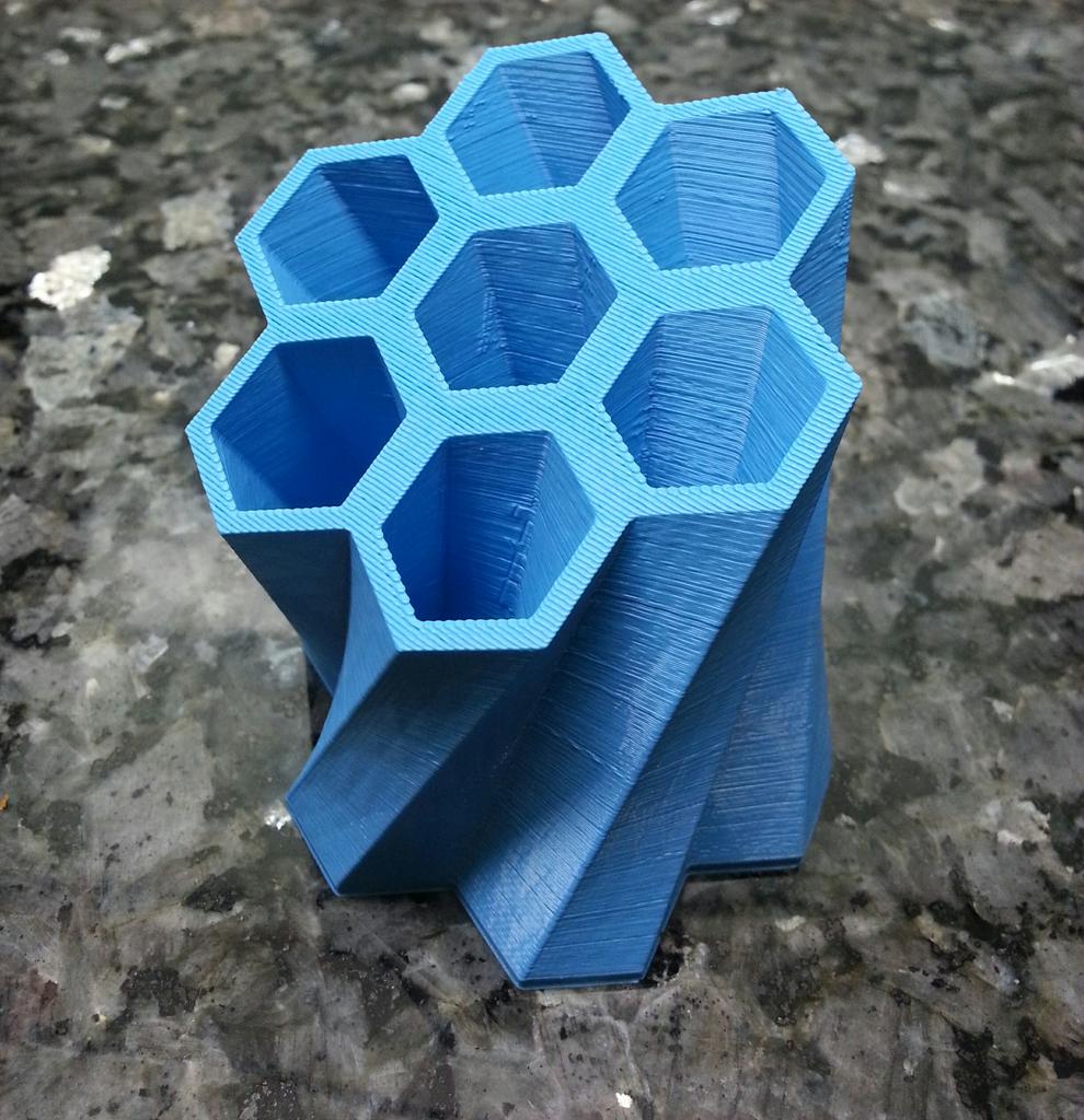 ryanvent3D's tweet photo. Made a Stationery Holder - Skewed Honey Comb, download/view my design @Thingiverse #3DPrinting
http://t.co/eFCujRgBck http://t.co/zc2CLkb1YI