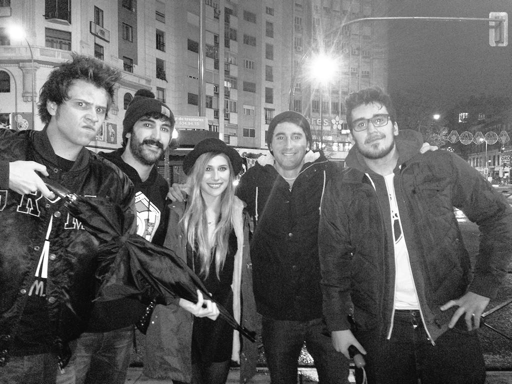 LuzuVlogs's tweet photo. Madrideando con @LanasTwittah @Rubiu5 @mangelrogel @Srcheeto :D http://t.co/2zKG7kMPyQ