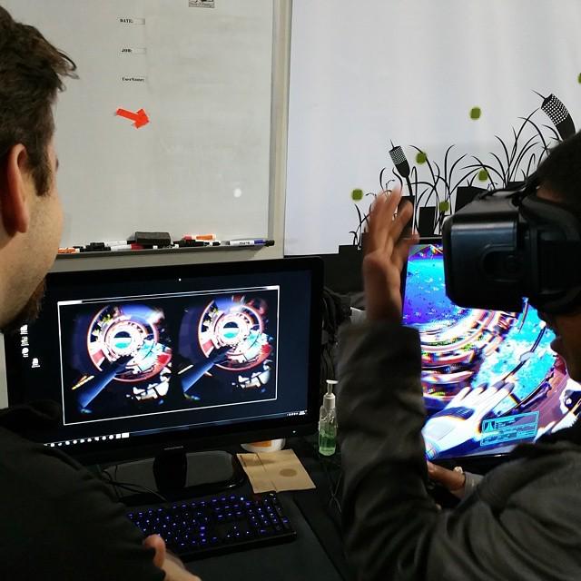tshakaarmstrong's tweet photo. At the #houseofmoves #VRLA event. #Adrift is awesome! #tech #vrla4 #vr http://t.co/tiWs1y1ihR