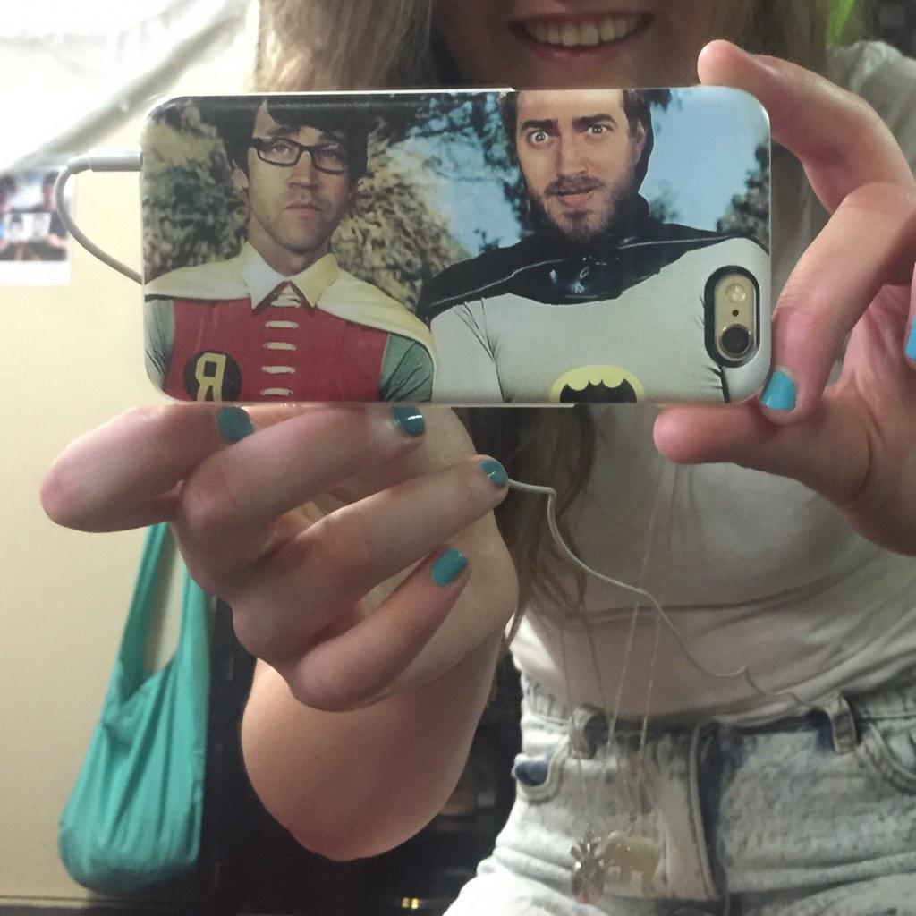 My phone just got Super-Mythical 😁🙊 @rhettandlink <a href="/rhettmc/">Rhett McLaughlin</a> @linklamont