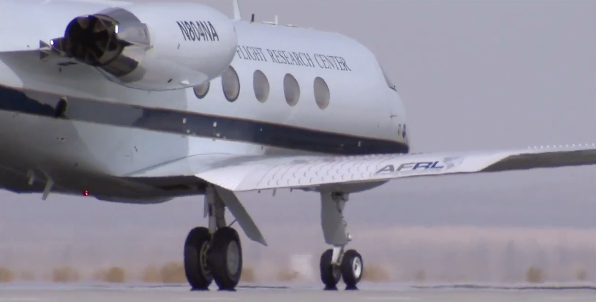 AirWingMedia's tweet photo. @NASAArmstrong &amp; @Team_AFRL Begin Flight Testing of Shape-Shifting Wings http://t.co/dfrjxbIisJ #avgeek #FlyNASA http://t.co/kj3QIUYj3q