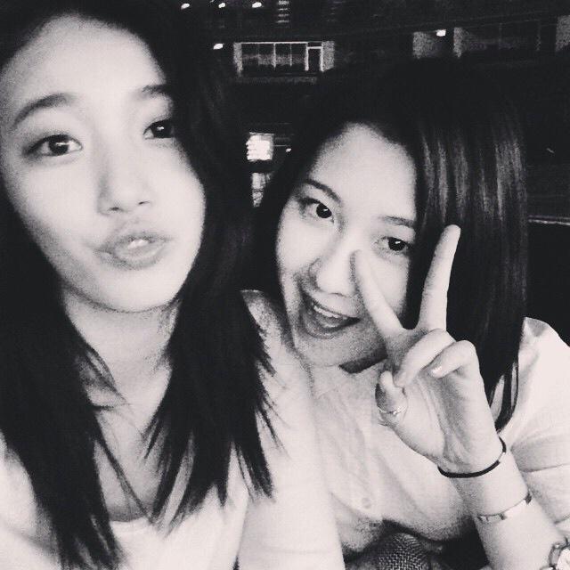 baesuzybar's tweet photo. [TRANS] pretty girls v @yerinbaek http://t.co/eawCttZgNS