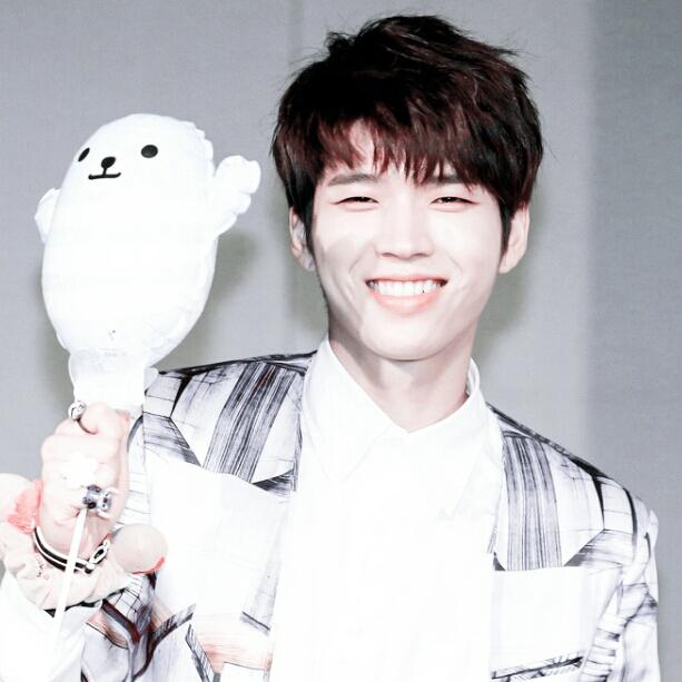 L5V21YZ's tweet photo. #Pr1ncess #우현 http://t.co/XyUjrCpJTh