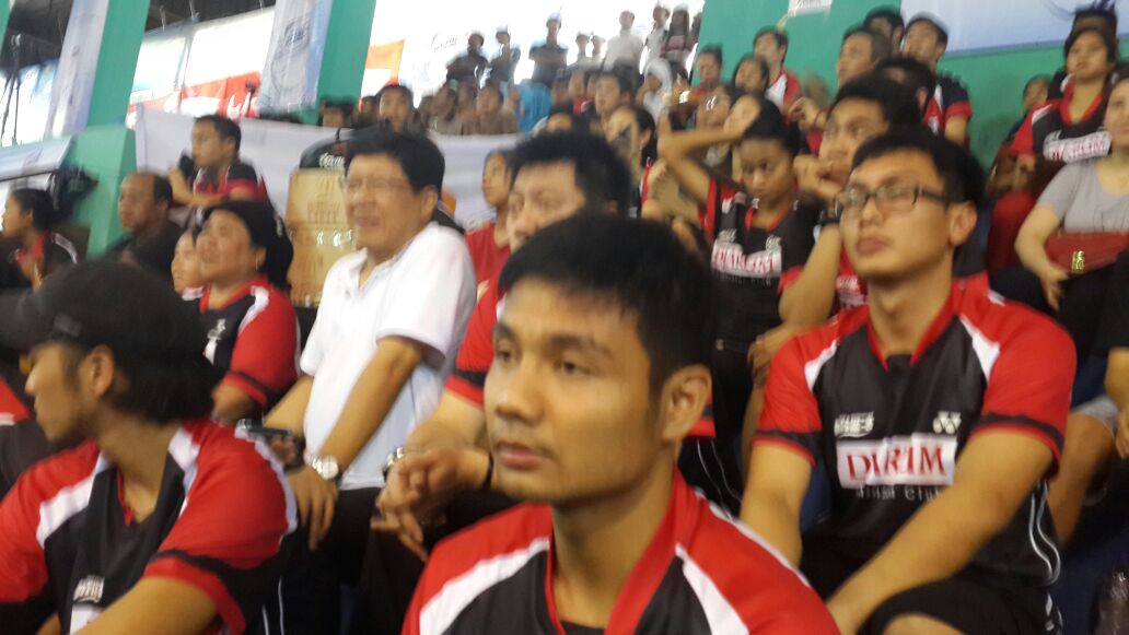 INABadminton's tweet photo. Owi Butet mendapatkan dukungan dr teman2xnya... owi butet menang di game 1 dgn 22-20... http://t.co/HgV5rinETV