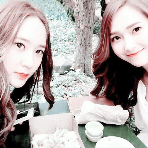 L5V21YZ's tweet photo. #Pr1ncess #수정 #윤아 #태연 #지애 http://t.co/hKU8cIn2mS