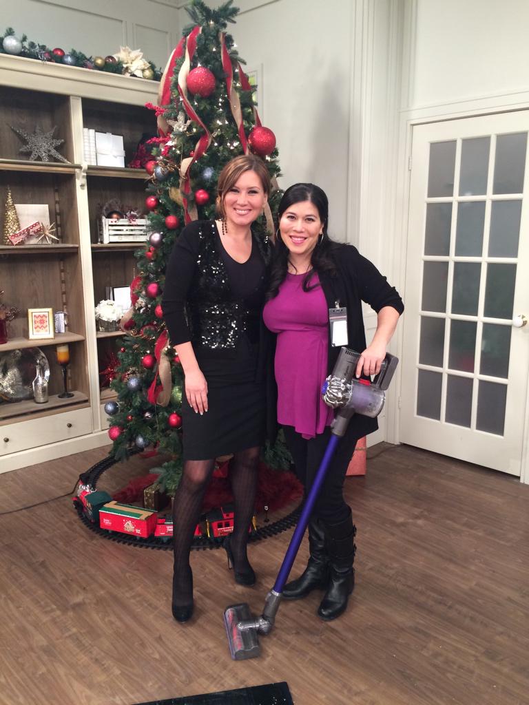 DysonOnTSC's tweet photo. We’re kicking off today’s showstopper w/ @TaniaKolarTSC @ 10pm. #DC62 is cord free but as powerful as a corded vac! http://t.co/WMKCvHIkQT