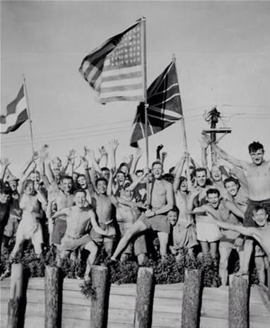 WHF1US's tweet photo. Homies fo life 🇺🇸🇬🇧 http://t.co/21hQEf7OJB