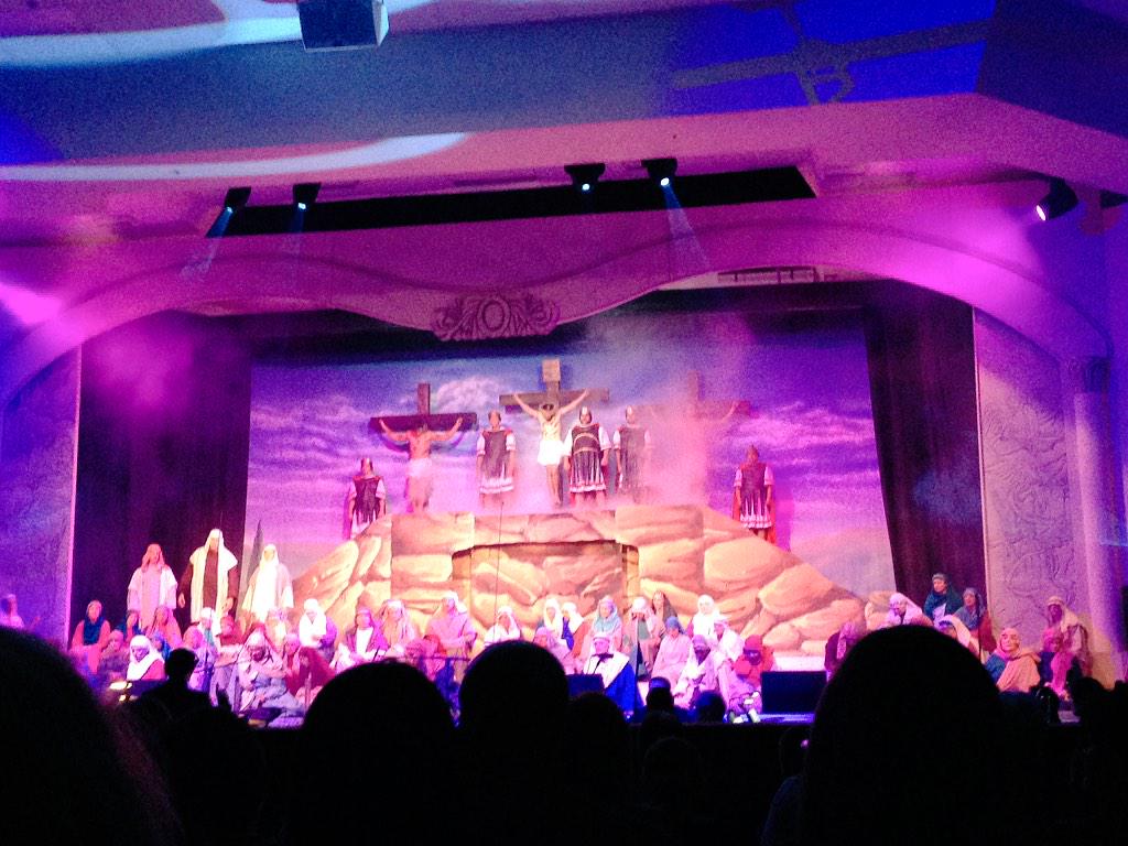 __harleyblah's tweet photo. Such a beautiful night and story! #gcf2014 http://t.co/qO8Zv5icaf