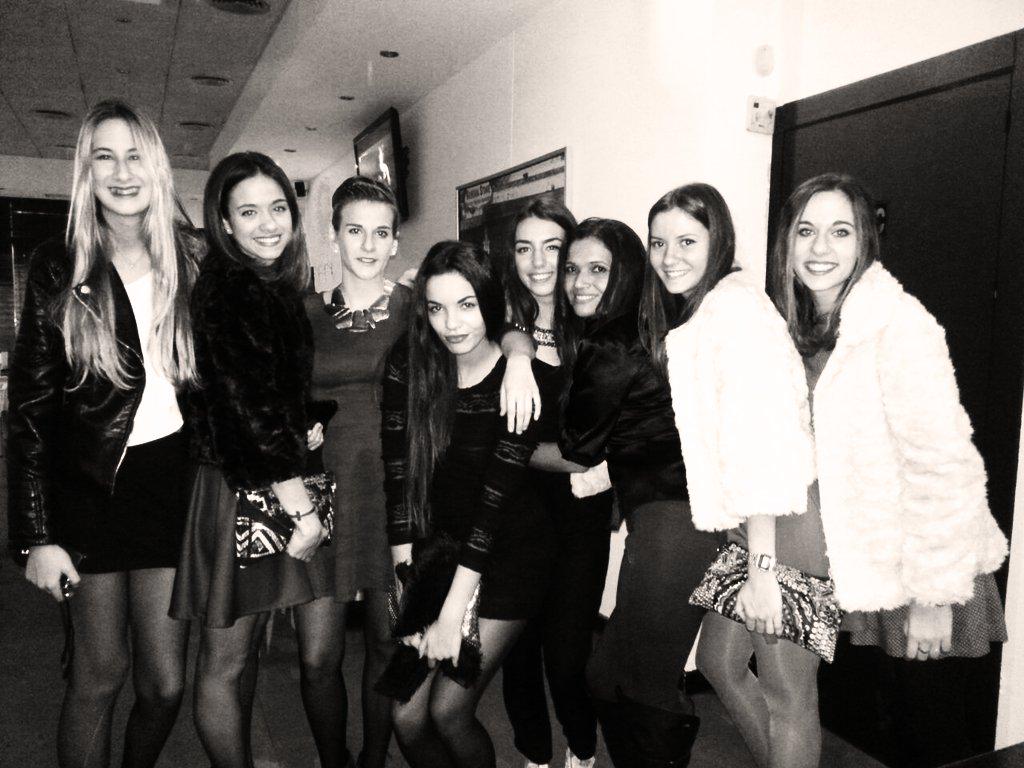 VictoriaGRubio's tweet photo. Noche mítica!!!! http://t.co/8GwEZOcgVO