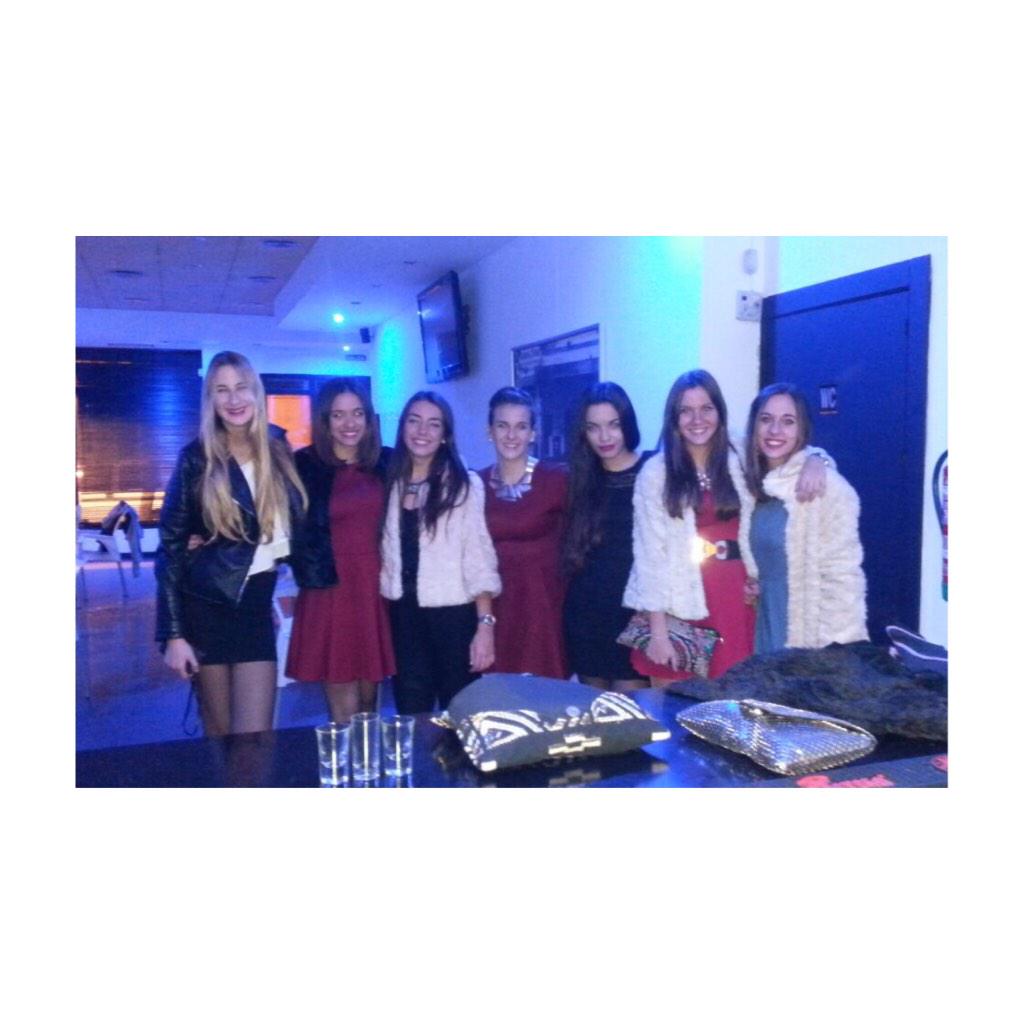 mertalavera's tweet photo. @VictoriaGRubio @ElenaSanLeandro @elenagarberi18 @Palula97 @andreagg14 @vitori_sa 💃💃👌 http://t.co/ppzf4rIx5G