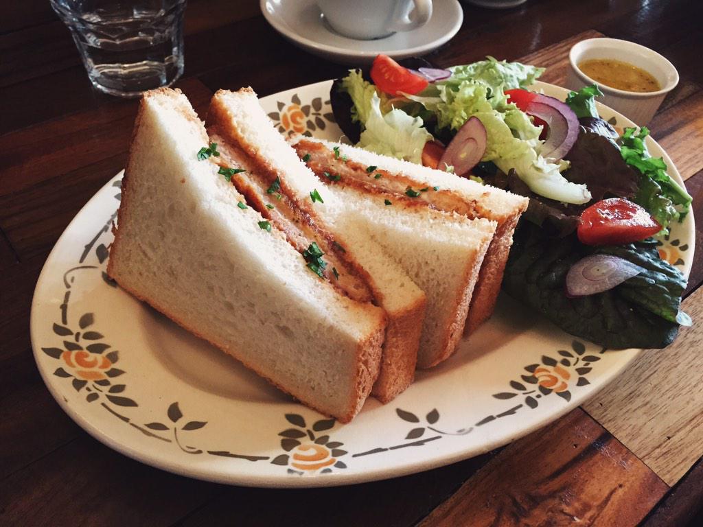 euntwt's tweet photo. 맛있을거라고 예상은 했지만 뭐 이런 맛있는 음식이  ㅠㅠ 피터팬의 식빵을 사용한 가츠산도 
@제리코바앤키친 http://t.co/dFnlma3Zwu