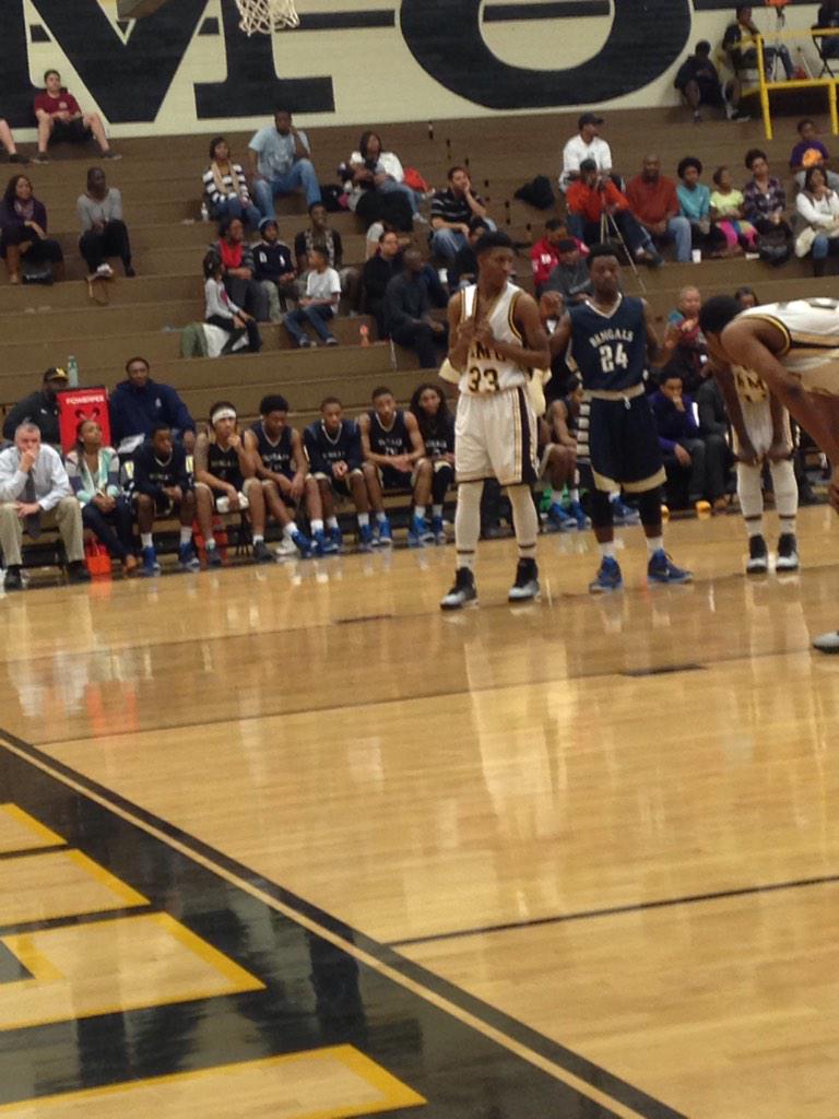 MeetHvncho's tweet photo. #MeetProductions 📷 @irmobasketball // @Devontae_Shuler @CB33_ http://t.co/BI7uj9Nt1a