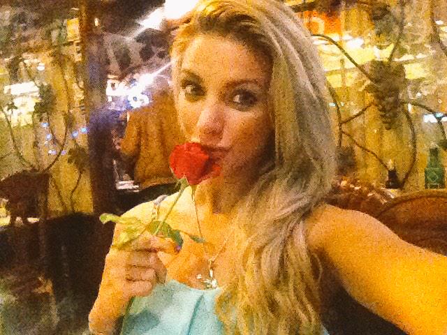 I love 🌹 do you ? 🌹🎀💄❤️ http://t.co/6HCPyB1Kyk<a href="/tag/friskyfriday"class="tags"><span>#friskyfriday</span></a>