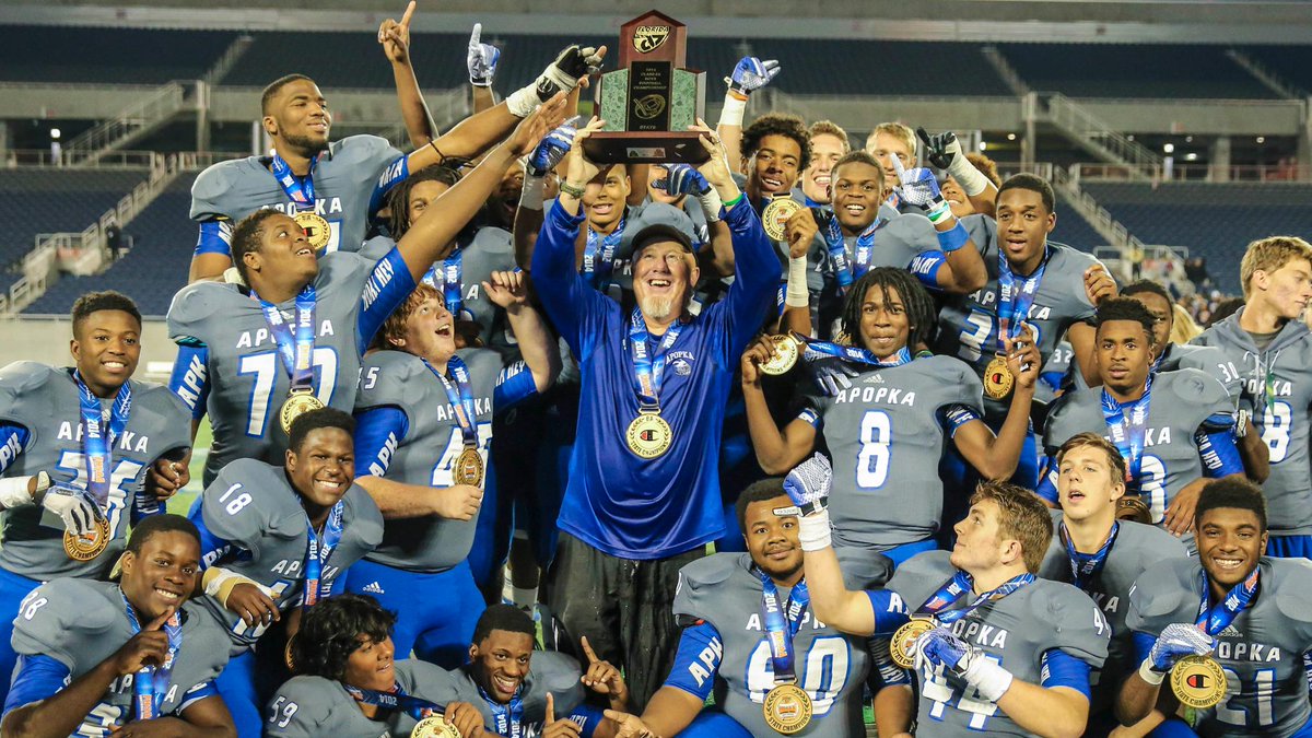 ApopkaFootball's tweet photo. STATE CHAMPS. #HokaHey http://t.co/UW0NExLdJu