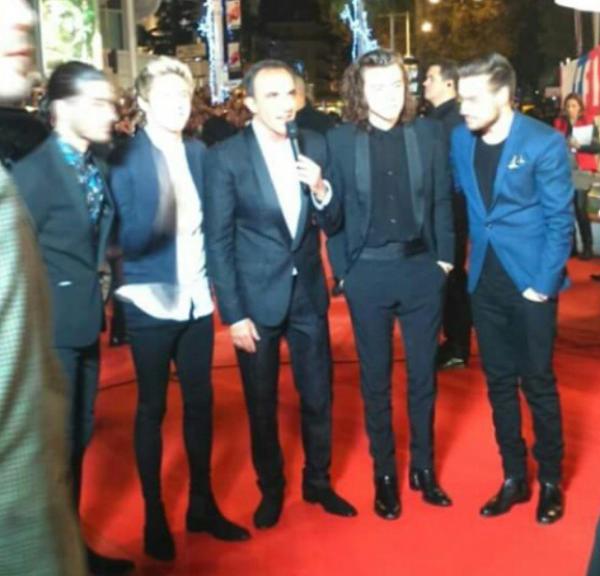 1DFAMILYOFINA's tweet image. #NEW The boys (minus Louis) on the red Carpet at the NRJ Music Awards in Cannes today #4 #MTVStars One Direction