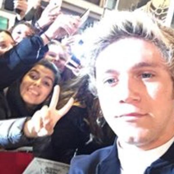 1DFAMILYOFINA's tweet image. #NEW Niall on the red Carpet at the NRJ Music Awards in Cannes today (15-16) #MTVStars One Direction