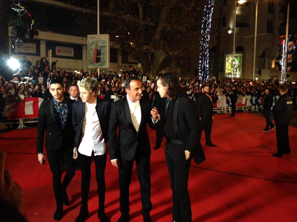 1DFAMILYOFINA's tweet image. #NEW The boys (minus Louis) on the red Carpet at the NRJ Music Awards in Cannes today #26 #MTVStars One Direction