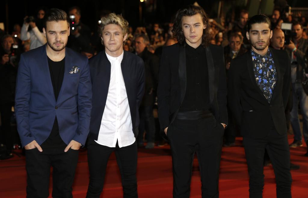 1DFAMILYOFINA's tweet image. #NEW The boys (minus Louis) on the red Carpet at the NRJ Music Awards in Cannes today (27-30) #MTVStars One Direction