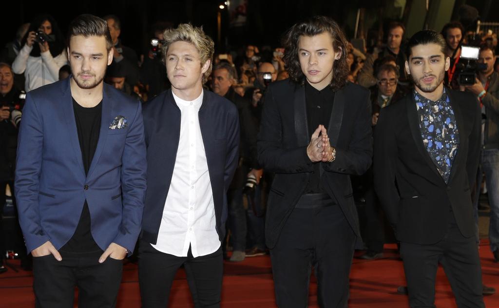 1DFAMILYOFINA's tweet image. #NEW The boys (minus Louis) on the red Carpet at the NRJ Music Awards in Cannes today (27-30) #MTVStars One Direction