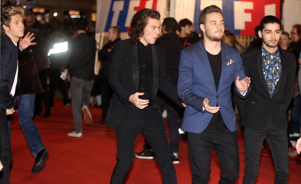 1DFAMILYOFINA's tweet image. #NEW The boys (minus Louis) on the red Carpet at the NRJ Music Awards in Cannes today (34-37) #MTVStars One Direction