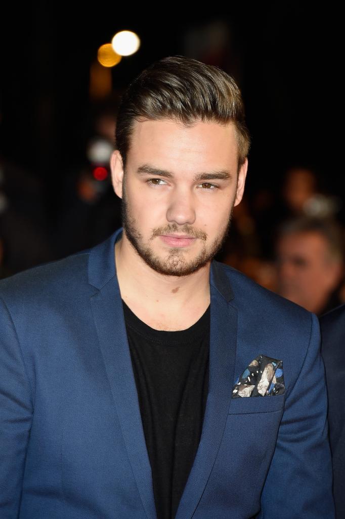 1DFAMILYOFINA's tweet image. #NEW Liam on the red Carpet at the NRJ Music Awards in Cannes today (47-48) #MTVStars One Direction