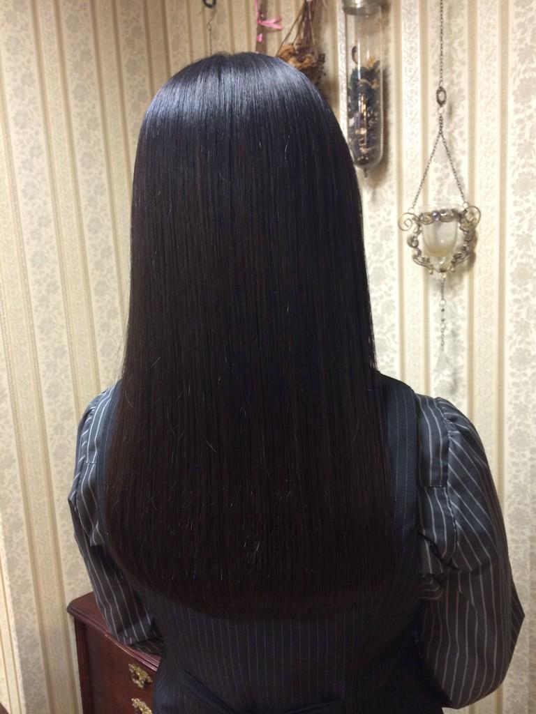 シャンテグラム Twitter પર ヘアスタイル紹介 美髪系黒髪ロング姫カット 姫部分は前下がりでシャープな印象に トリートメントで内側からしっとり潤うツヤ髪へ 滑らかな手触りが心地よいです Http T Co Kzwsaouoee シャンテグラム Twitter પર ヘアスタイル紹介 美髪系黒髪ロング姫カット 姫部分は前下がりでシャープな印象に トリートメントで内側からしっとり潤うツヤ髪へ 滑らかな手触りが心地よいです Http T Co Kzwsaouoee