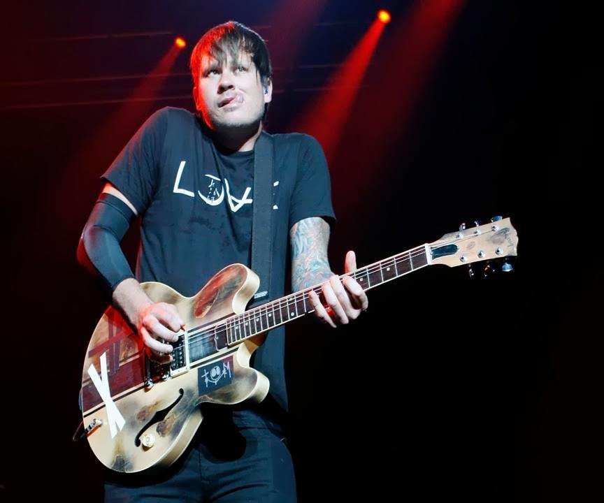 Happy birthday tom delonge blink 182 