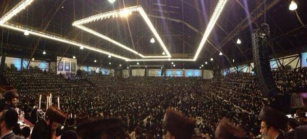 Both Satmar Rebbe's Speaking Now At K"A Kislev Celebrations In Armory At Williamsburg &amp; Crown Heights. Crowed Photos: