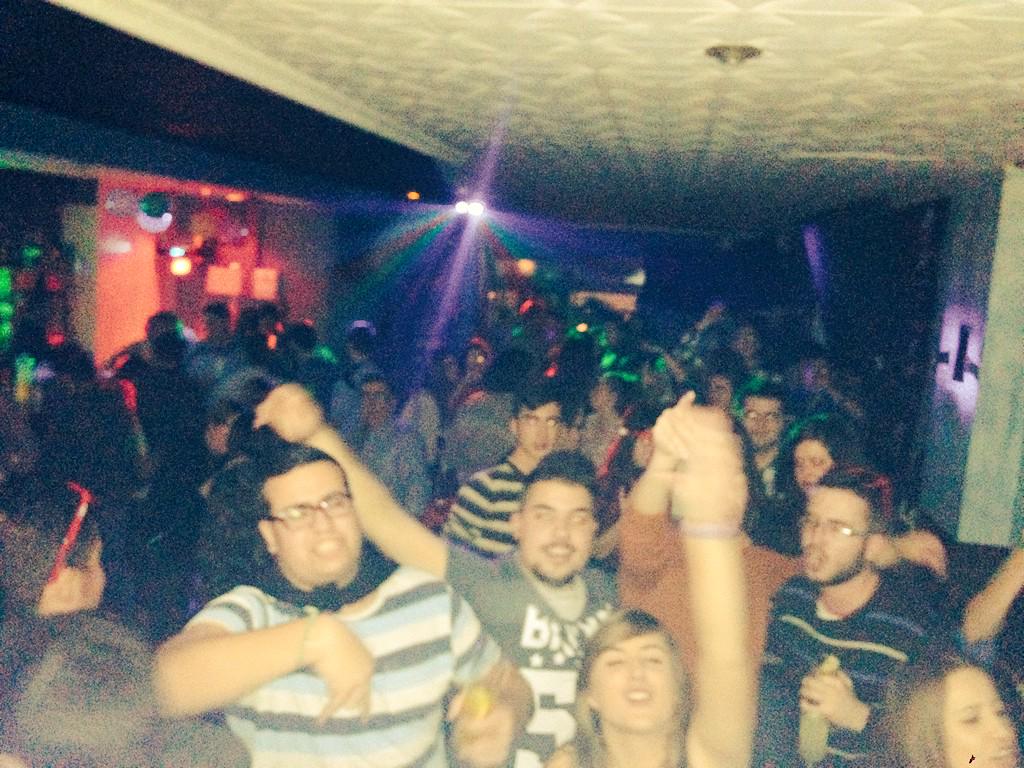 Una noche 10 <a href="/PubMama2/">Pub Mama2</a> <a href="/Mama2Pedro/">pedro mama2</a> <a href="/ElCandiDelLoco/">Candido Martinez</a> GRANDES!!!!! #NAVIDAD :)