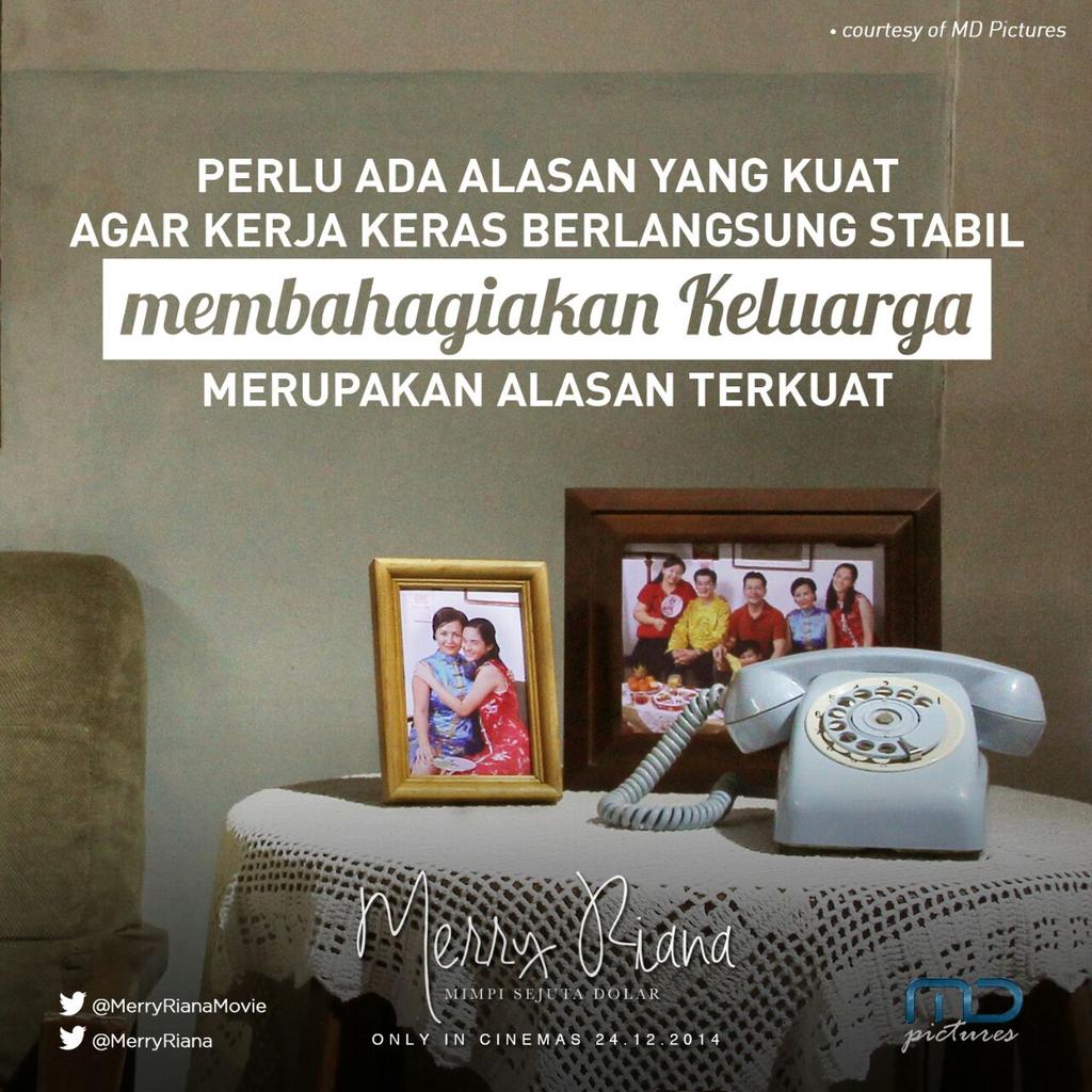chelseaislan's tweet photo. "Membahagiakan keluarga merupakan alasan terkuat." 9 hari lagi menuju @MerryRianaMovie. Save the date! 24.12.14 http://t.co/gHIwzAcuTr
