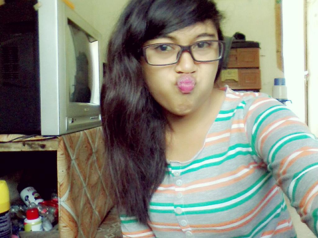 lhenny_widya's tweet photo. Selfie:=d http://t.co/lzy0lVYIta