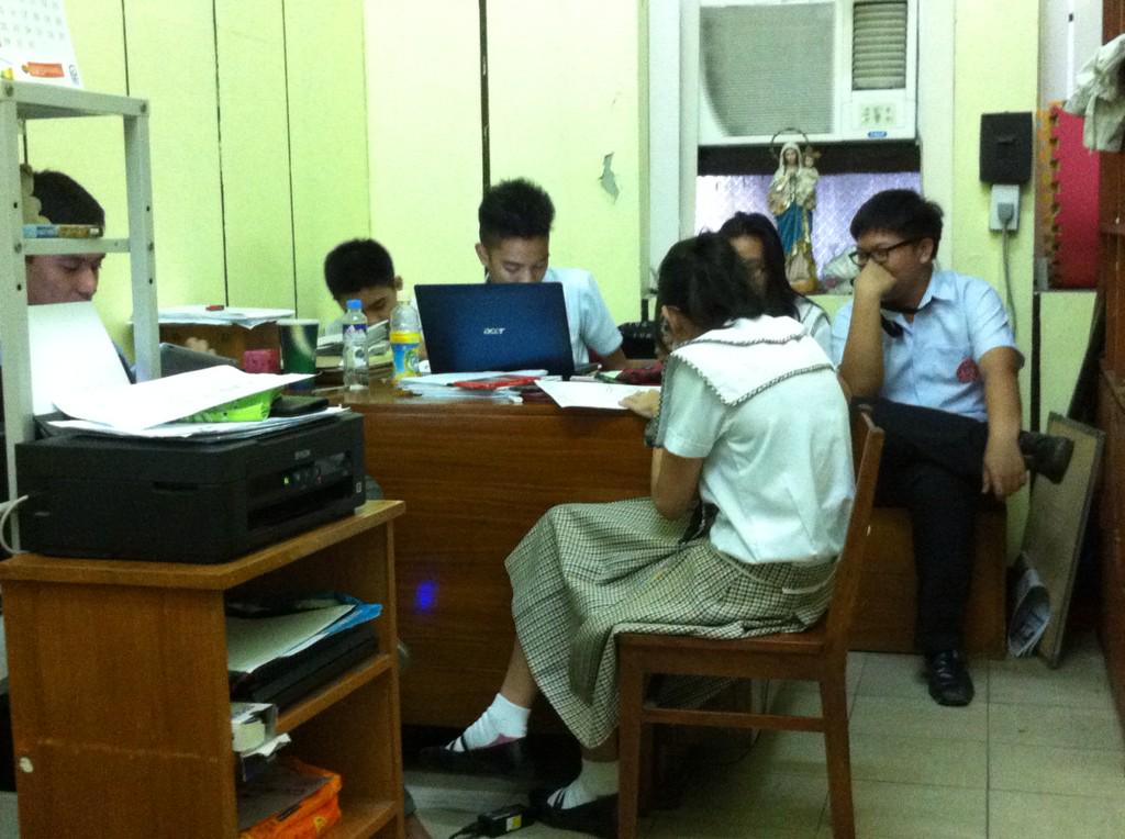 miyohyperion's tweet image. Last Friday Night with #TeamFeedback 😂😂 Working on #SecondIssue ✌️😎👌