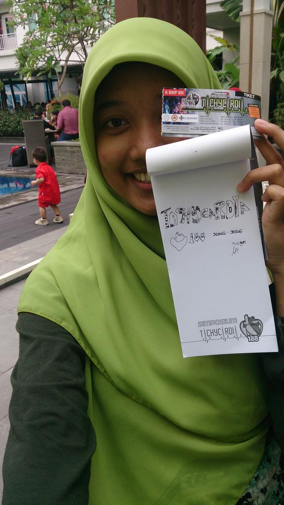 aissyakira's tweet photo. Titipan dr @itsnaulin :p @simposium188 #tachycardia #selfie http://t.co/fUN5sl4ud4